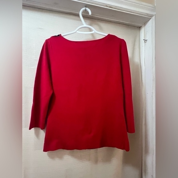 ⚫️ BOGO Laura Petites red women’s top with crochet style neck line size small - Picture 5 of 6